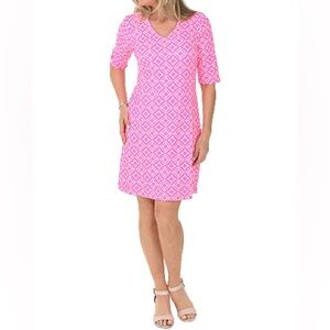 Mod Geo v neck half sleeve. UPF 50+Lulu B under boutique label.